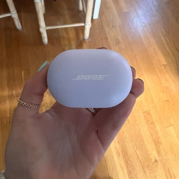 Bose QuietComfort Lavender Earbuds - Picture 3 of 7